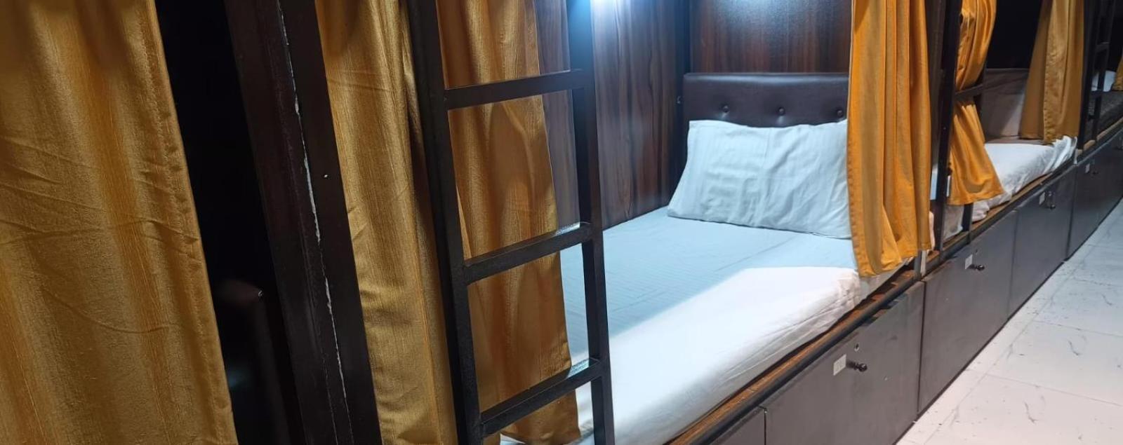 Pensión Golden View Dormitory