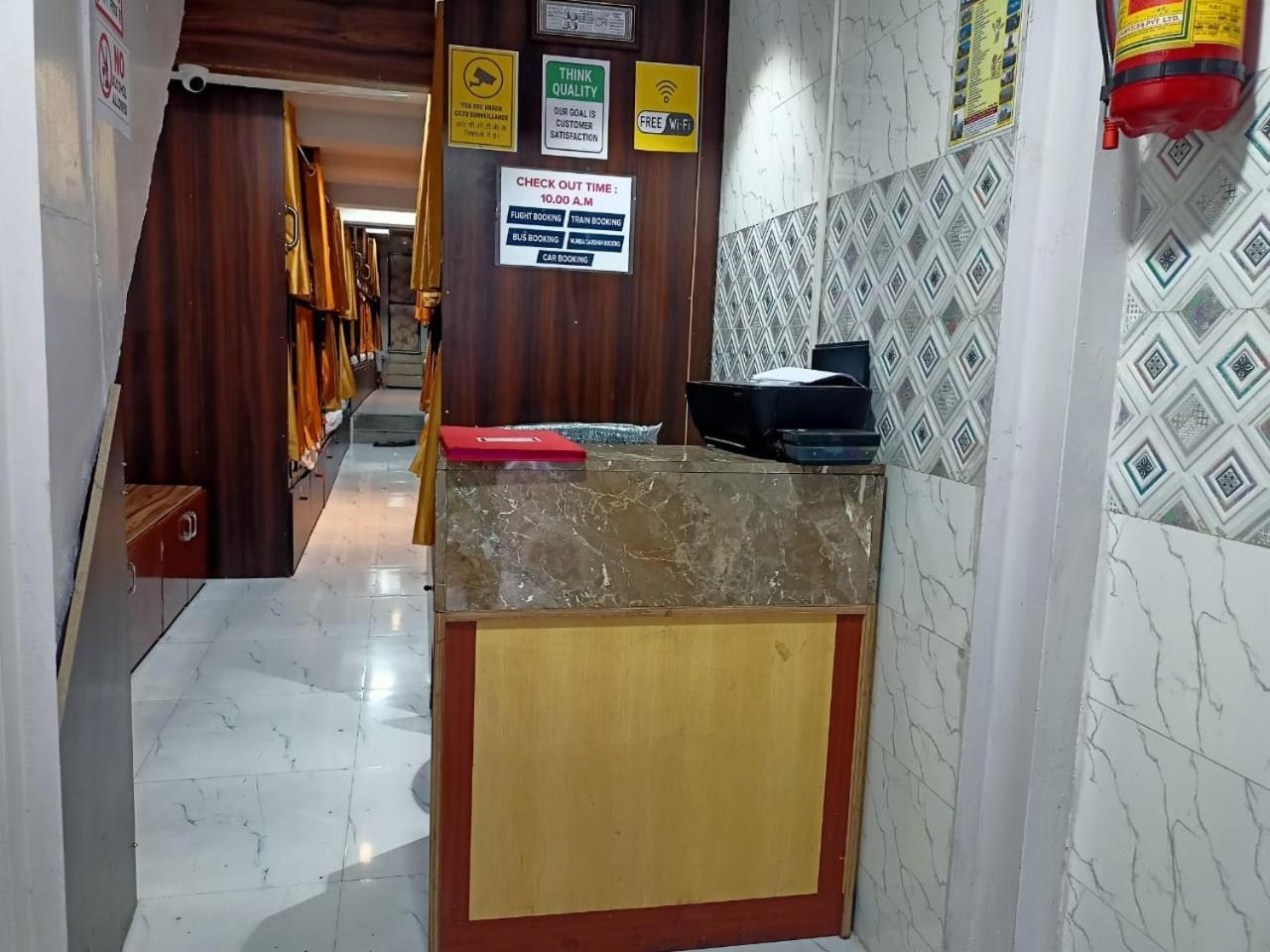 Golden View Dormitory Pensión